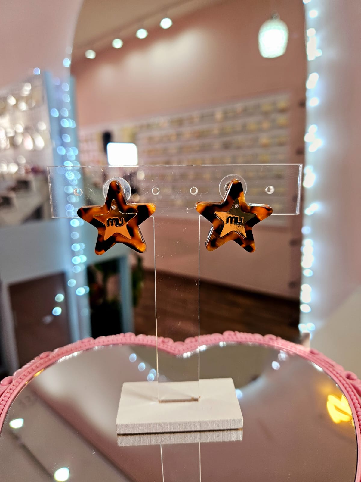 Aretes Mu