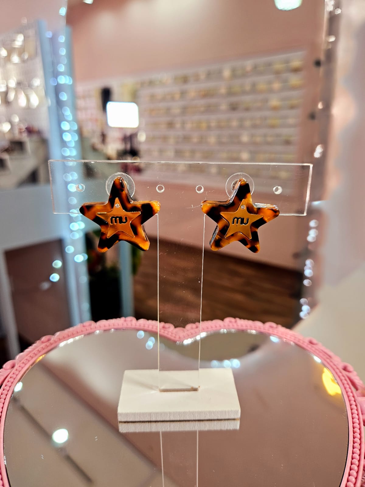 Aretes Mu